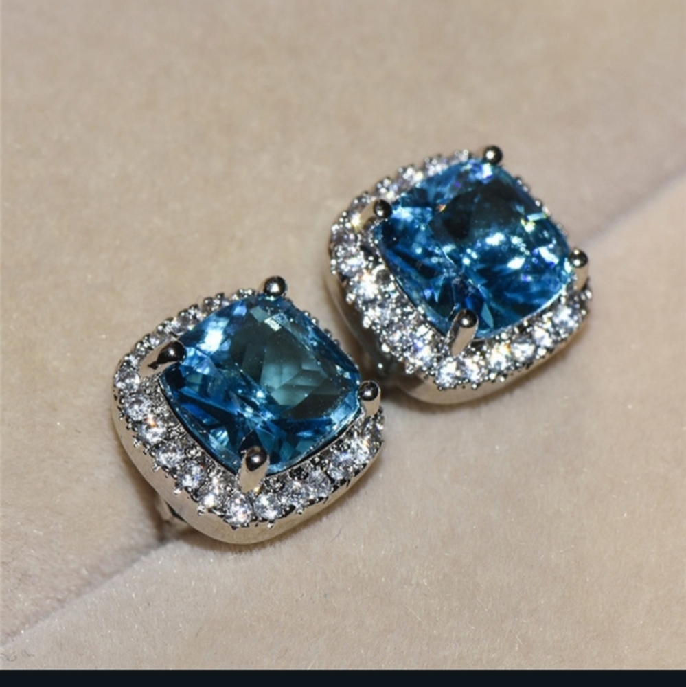 GORGEOUS!!! Aquamarine Halo cut CZ earrings in SILVER - Picture 4 of 11